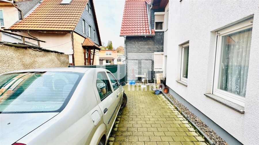 1 - 2 Familienhaus inkl. Anbau BJ 1995 in hervorragender Lage mit Gartenbereich und Nebengebäude - Innenhofbereich